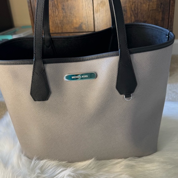 Michael Kors Purse and Wallet - Picture 8 of 9